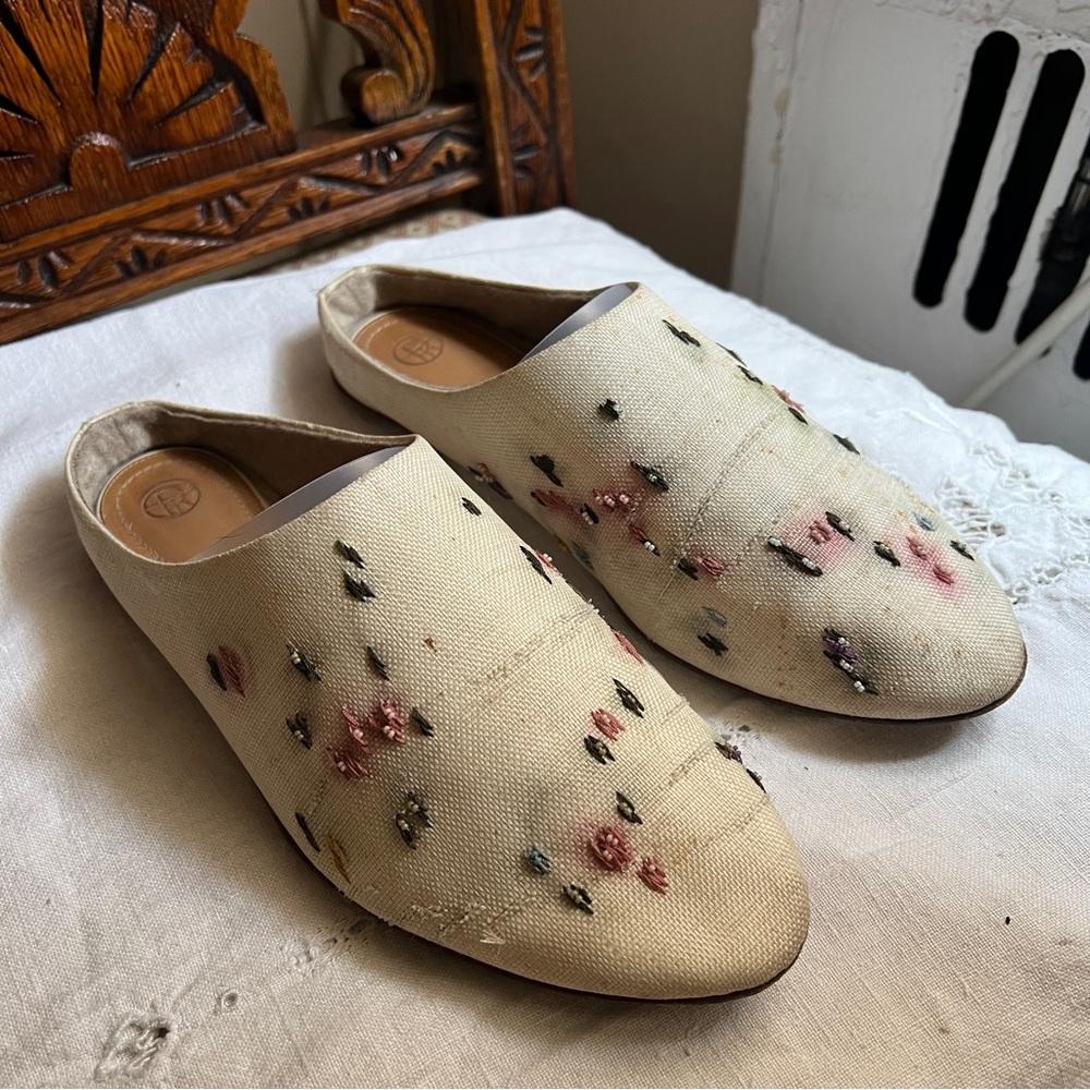 🥀 THE ROW ‘Bea’ Painted Canvas Mule Slipper Needlepoint Floral Detail Size 37🥀